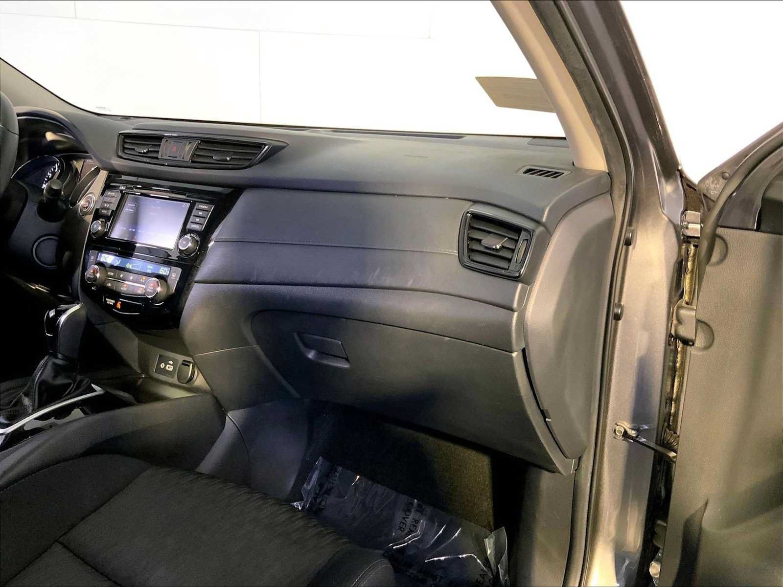 Used 2019 Nissan Rogue SV AWD/4WD image 22