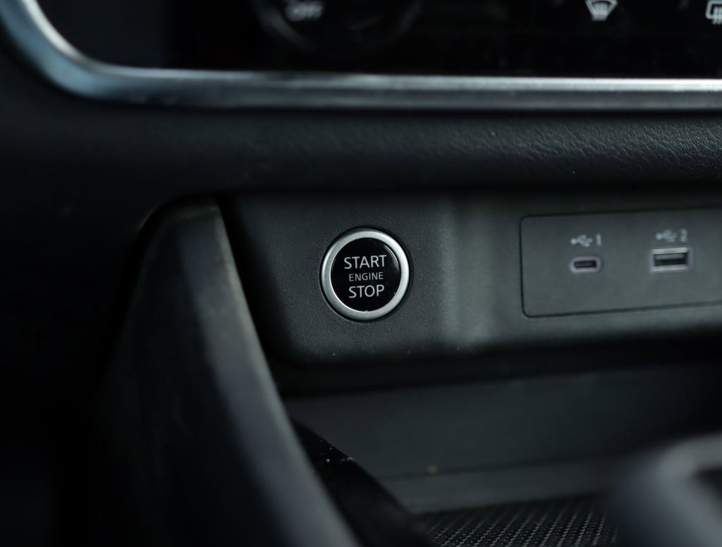 Used 2023 Nissan Rogue S image 16