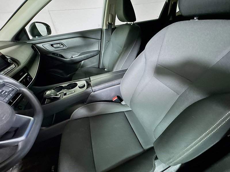Used 2024 Nissan Rogue S image 11
