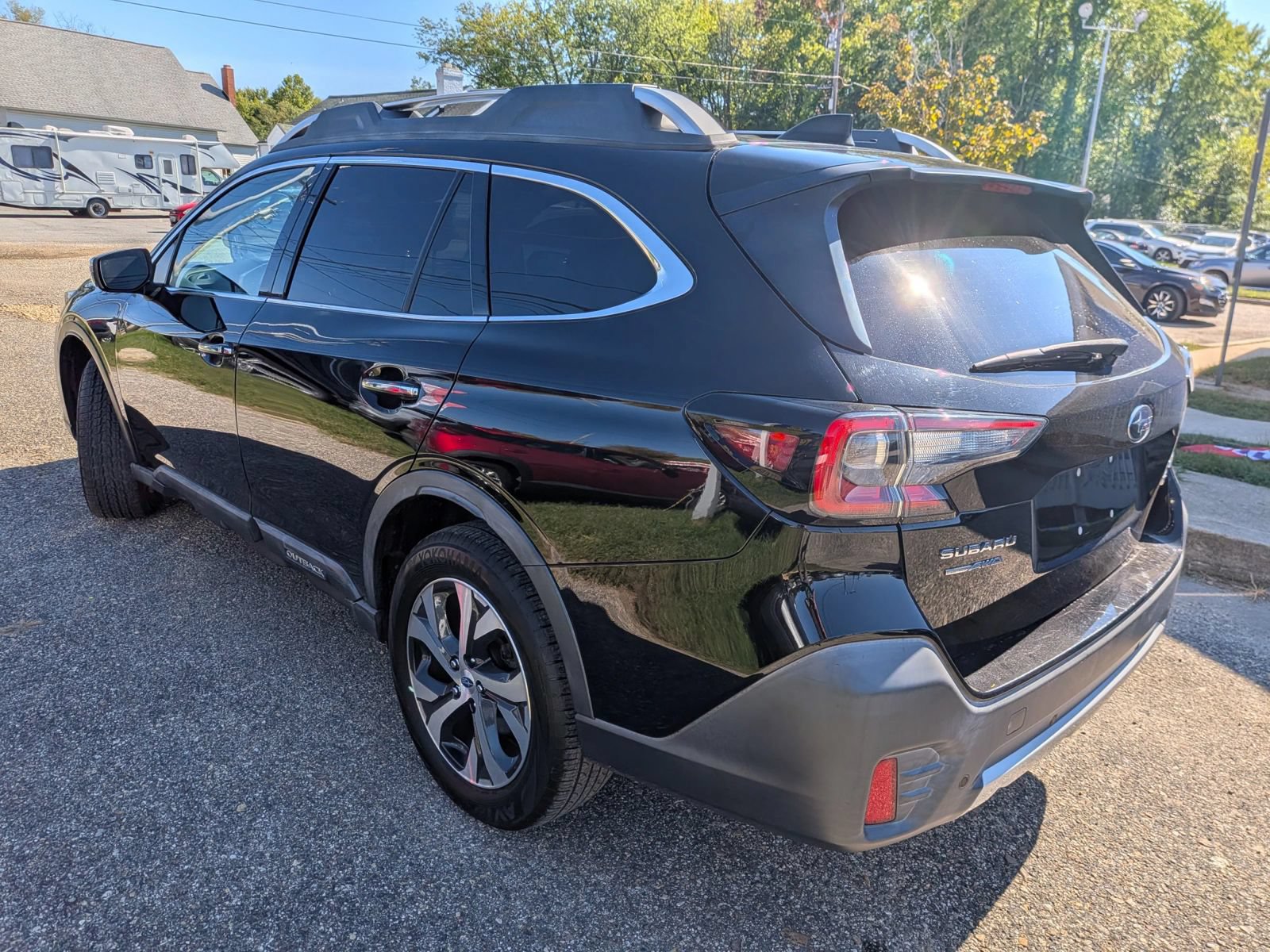 Used 2020 Subaru Outback Touring w/ Tech Package 2 AWD/4WD image 3