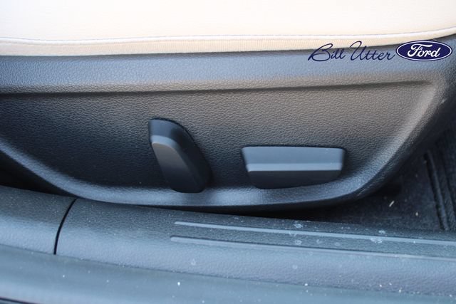 Used 2023 Genesis G70 2.0T RWD image 12