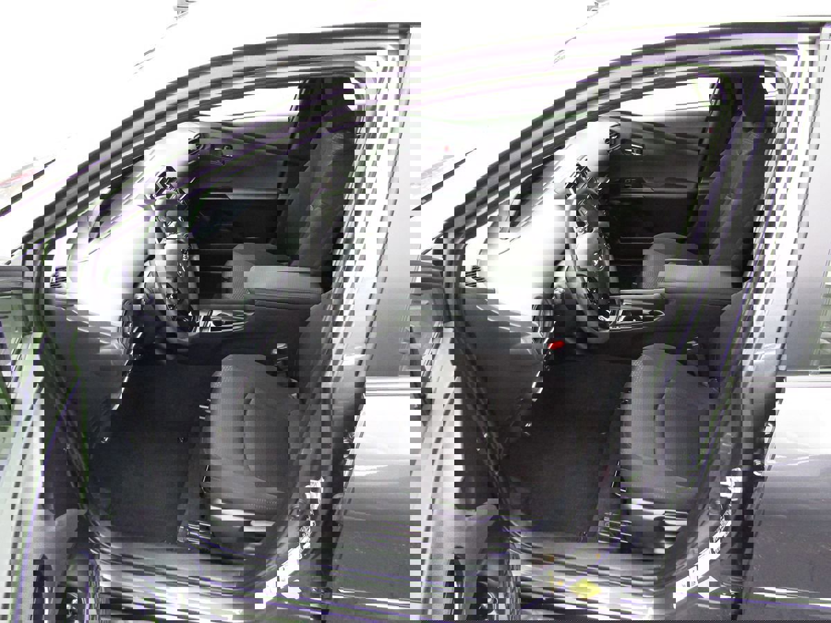 Used 2022 Toyota Prius LE image 4