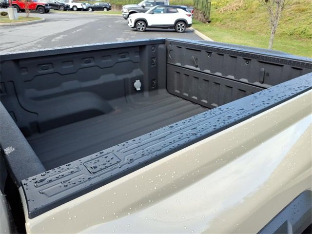 Used 2024 Chevrolet Colorado ZR2 w/ Technology Package image 13