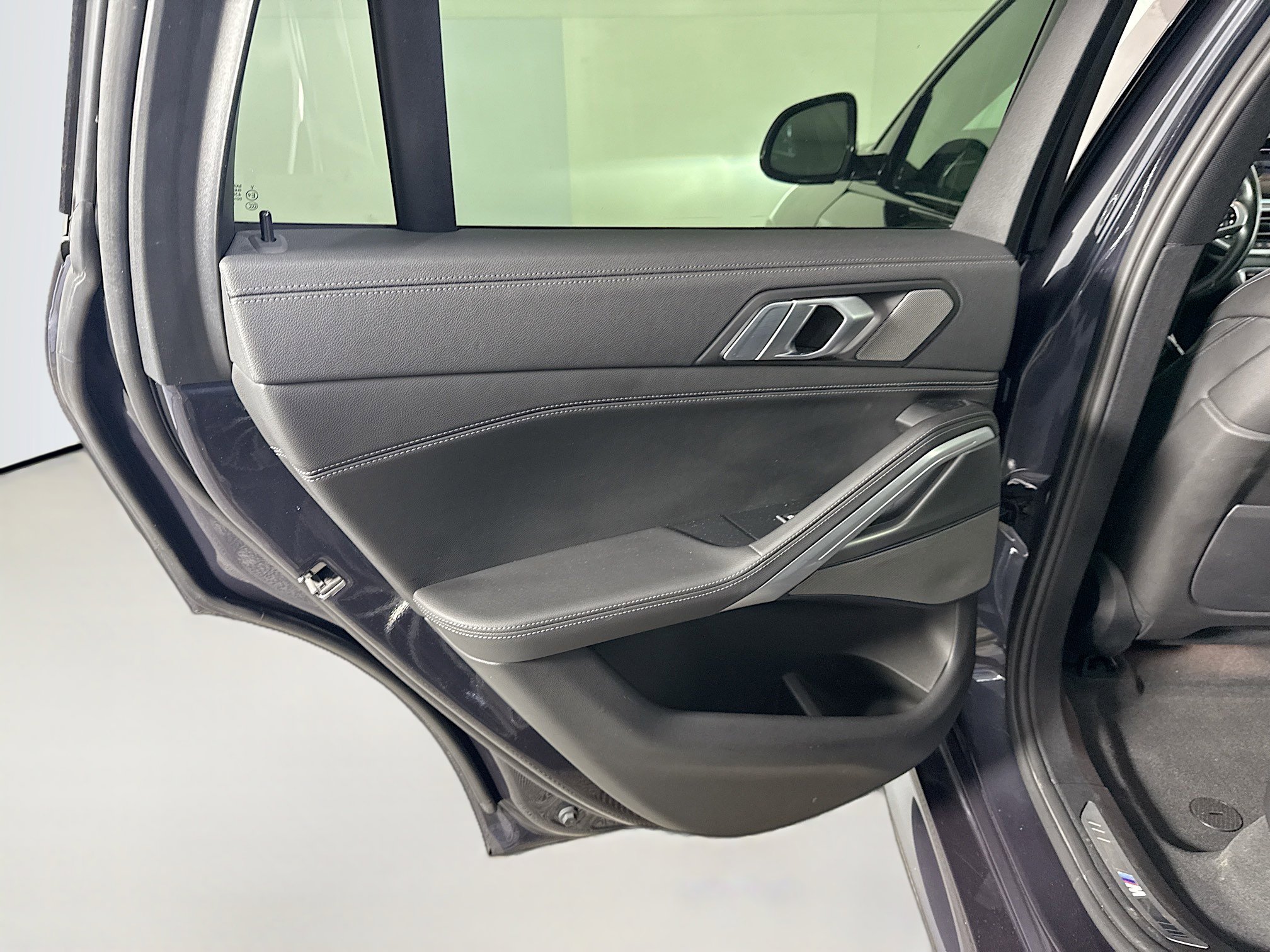 Used 2022 BMW X6 M50i w/ Dynamic Handling Package image 26