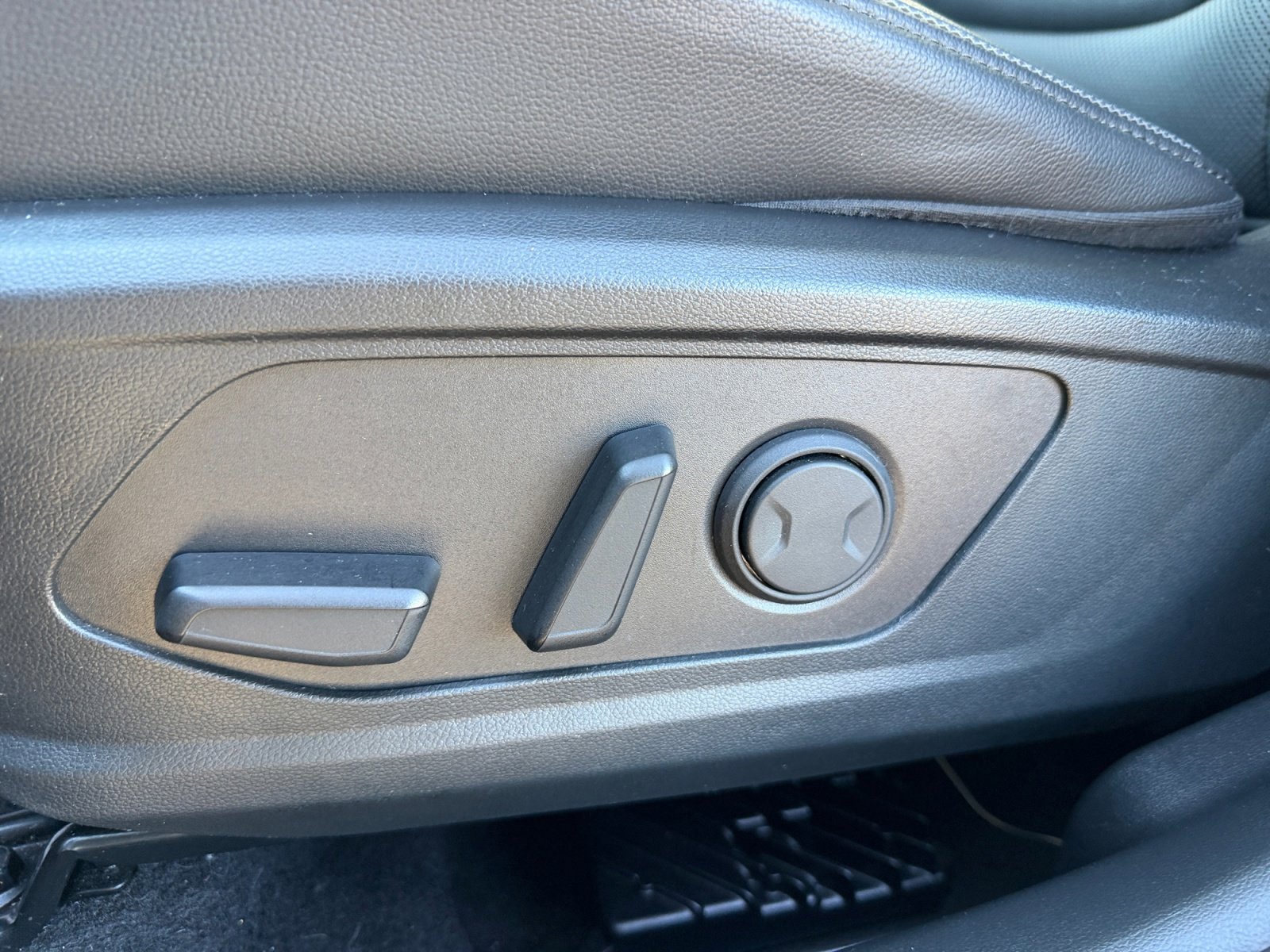 Used 2023 Hyundai Tucson Limited image 14