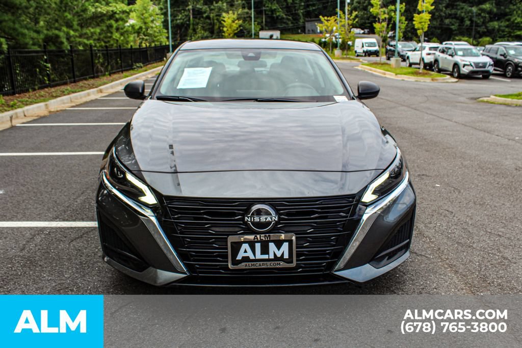 Used 2024 Nissan Altima 2.5 SV FWD image 9