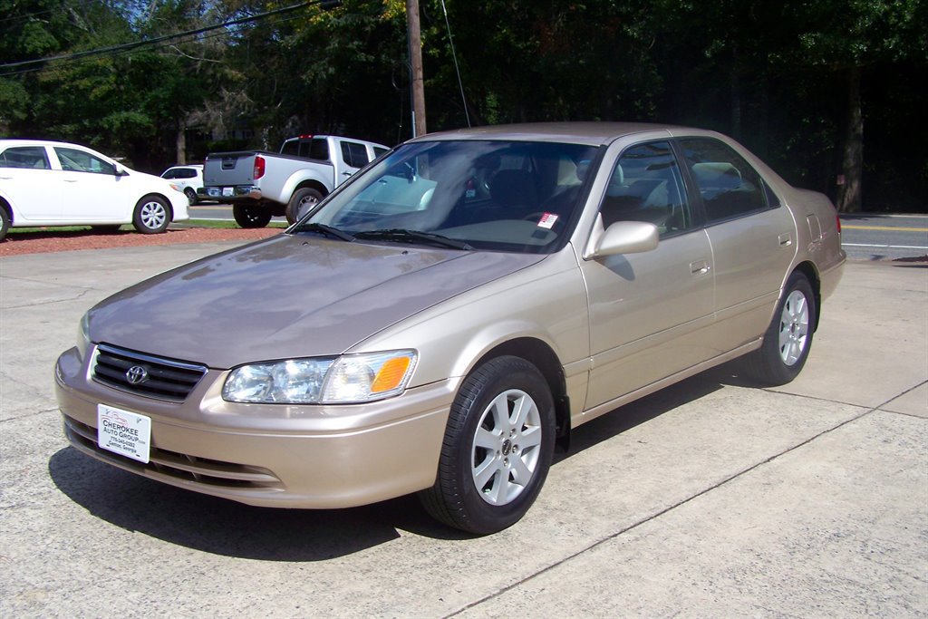 Used 2001 Toyota Camry CE FWD image 1