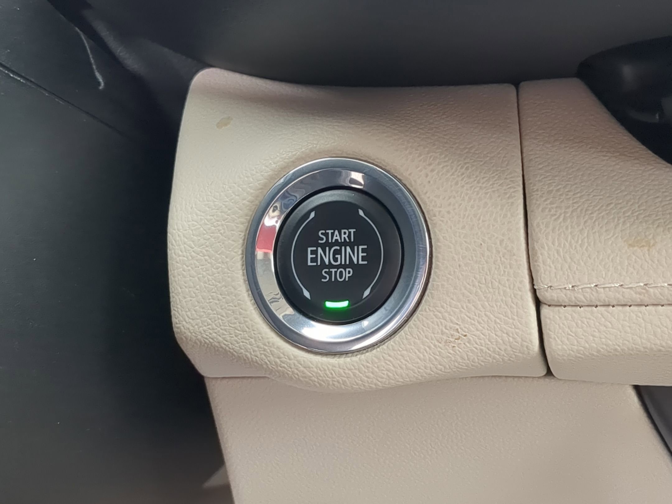 Used 2023 Buick Envision Avenir AWD/4WD image 16