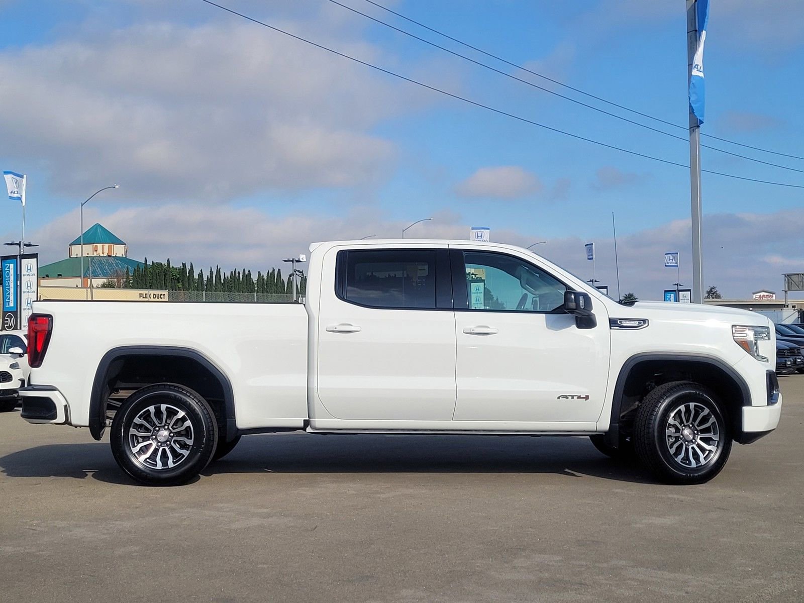 Used 2021 GMC Sierra 1500 AT4 w/ AT4 Preferred Package image 8