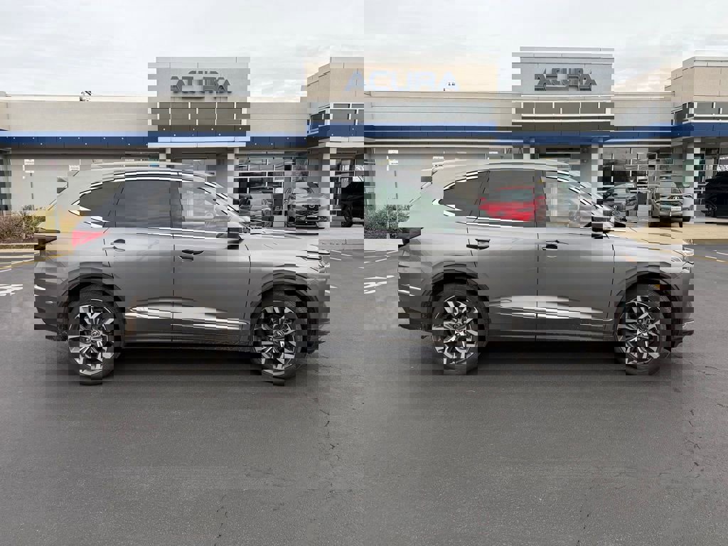 Used 2023 Acura MDX SH-AWD w/ Technology Package image 4