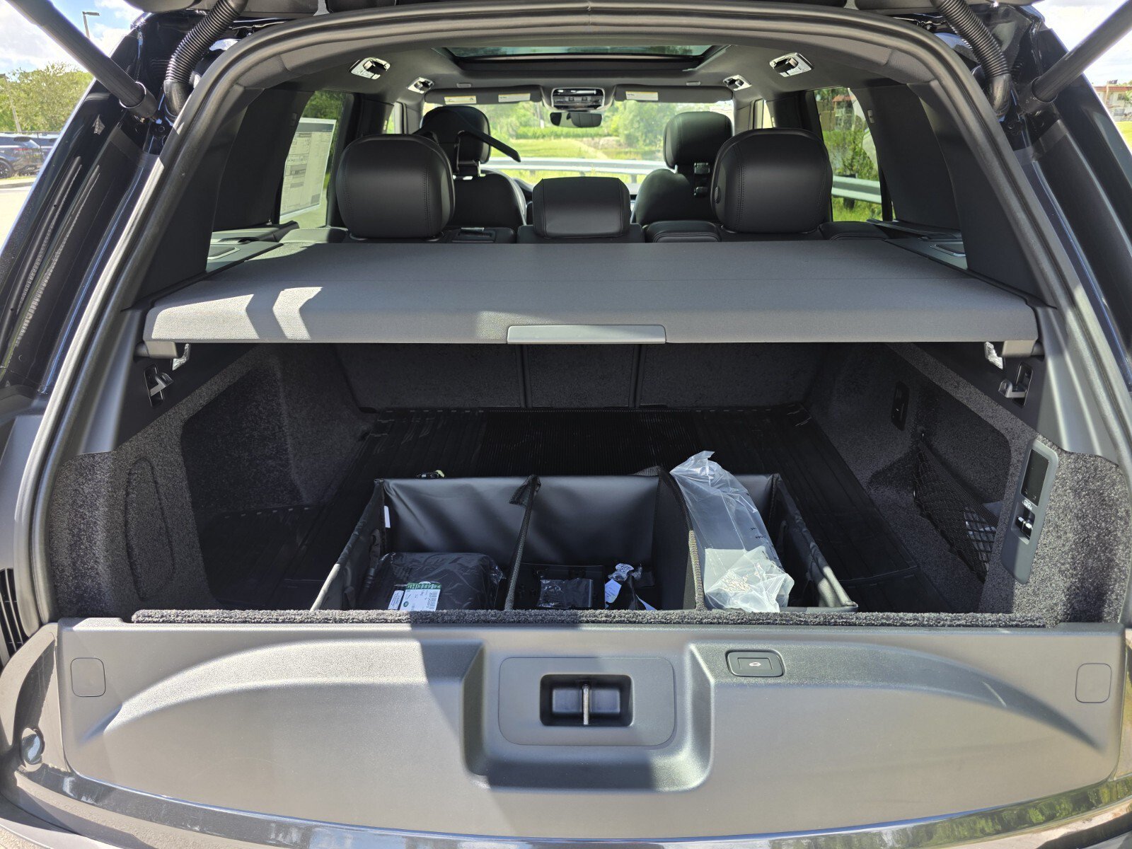New 2026 Land Rover Range Rover SE AWD/4WD image 14
