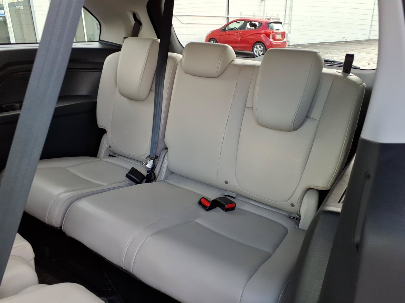 Certified 2025 Honda Odyssey EX-L image 8