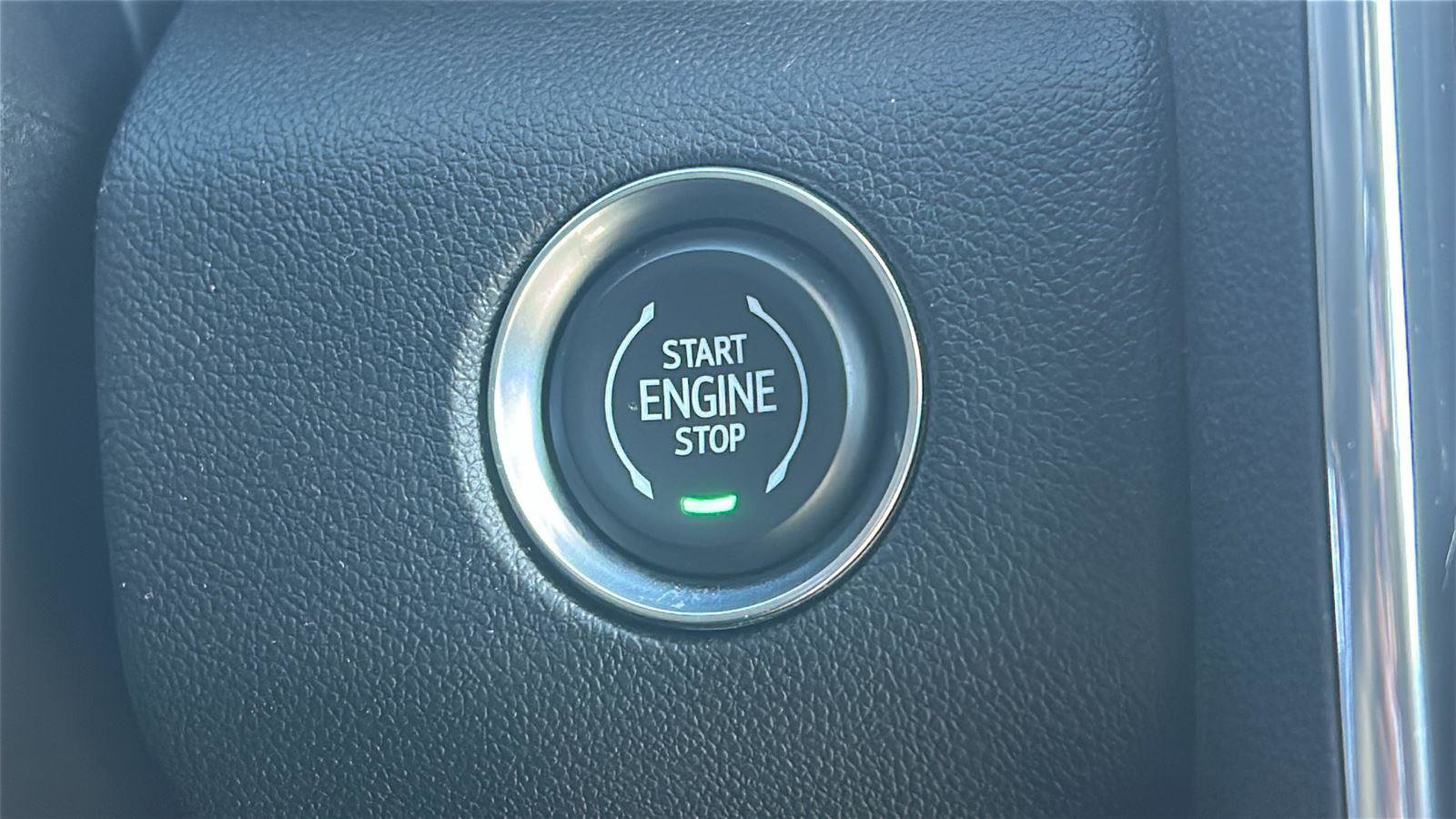 New 2024 GMC Acadia Denali w/ LPO, Floor Liner Package image 21