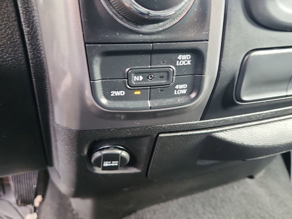 Used 2021 RAM 1500 Classic SLT image 24