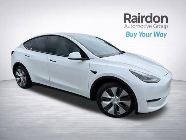 Used 2023 Tesla Model Y Long Range AWD/4WD image 1