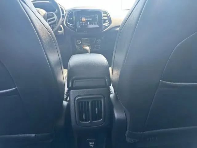 Used 2021 Jeep Compass Latitude FWD image 19