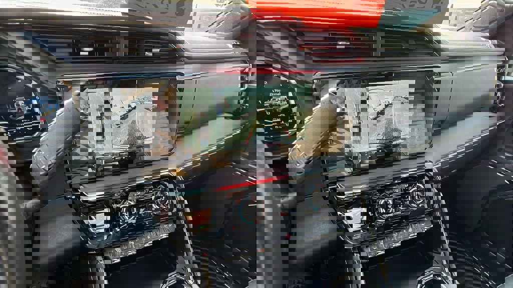 Used 2024 GMC Sierra 2500 AT4X image 29