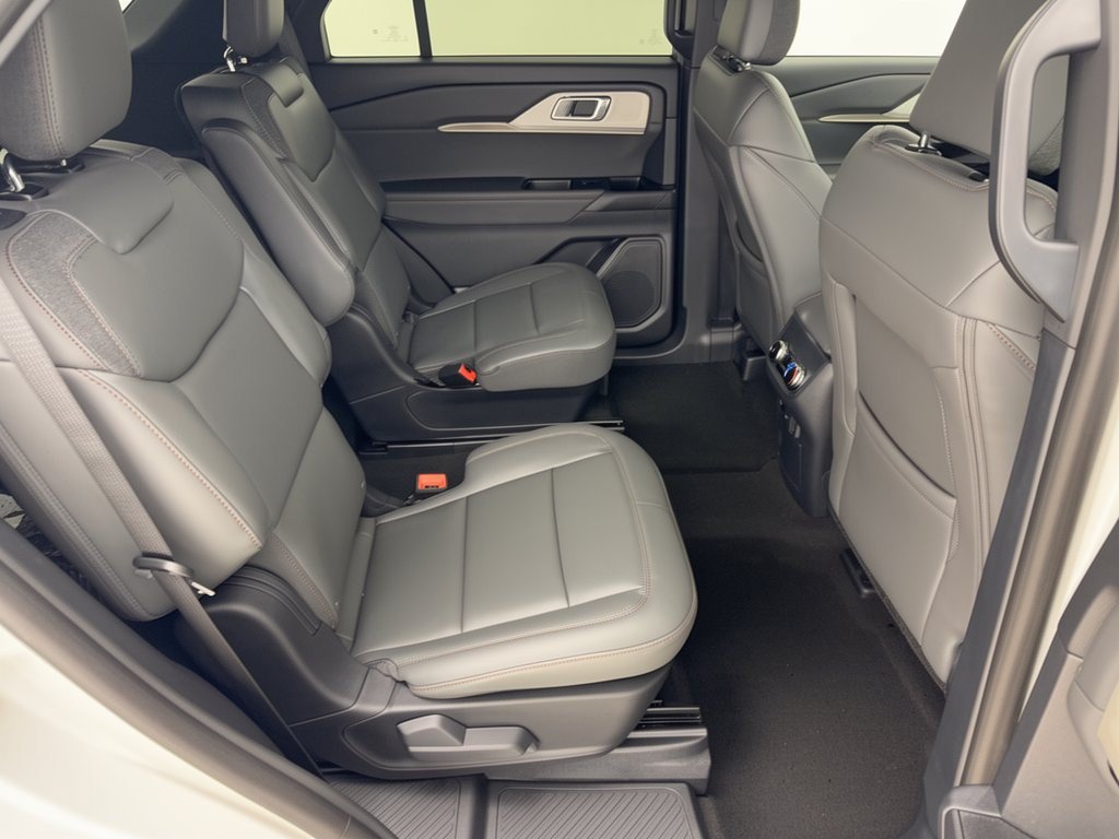 New 2027 Ford Explorer Active w/ Active Comfort Package RWD image 29