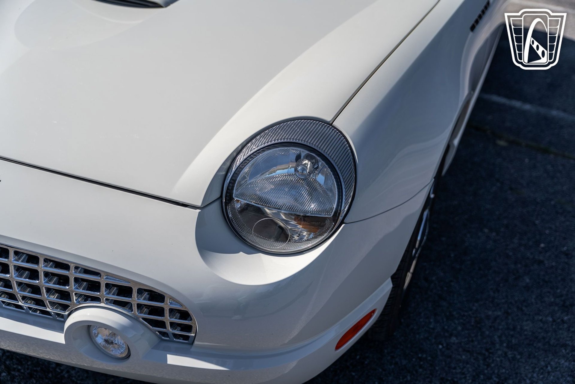 Used 2002 Ford Thunderbird image 37