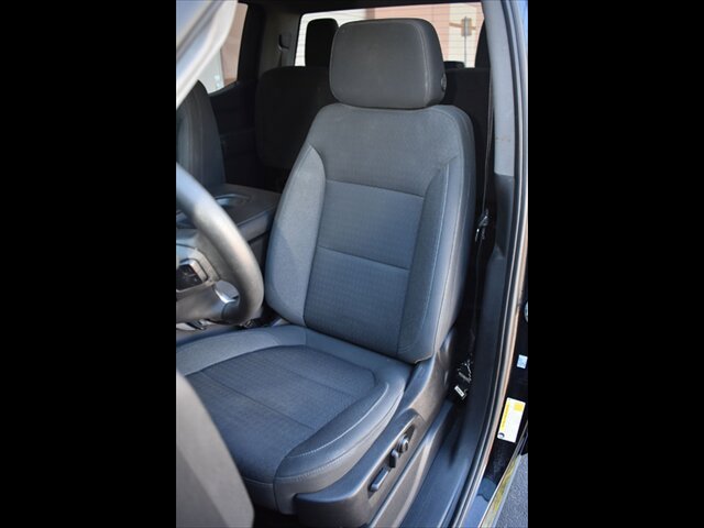 Used 2022 Chevrolet Silverado 1500 Custom w/ Safety Confidence Package AWD/4WD image 16