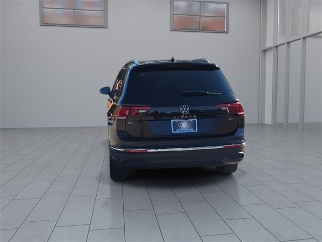 Used 2023 Volkswagen Tiguan SE image 7