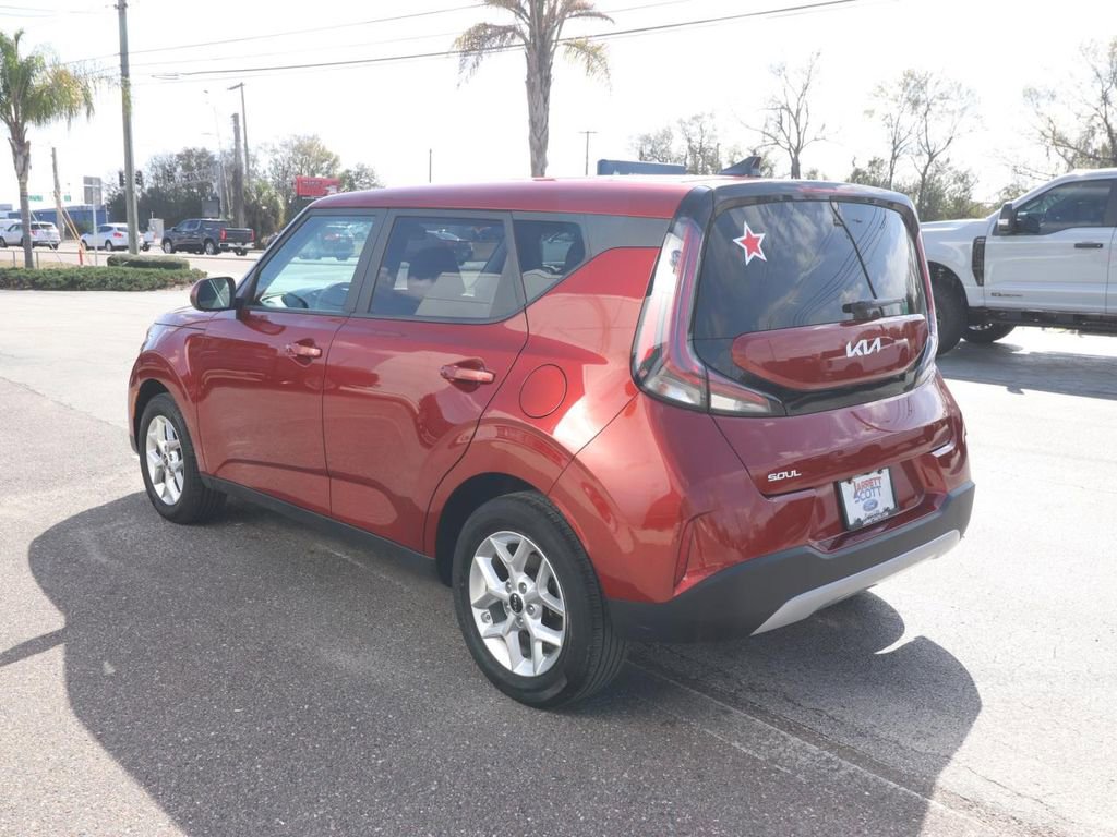 Used 2025 Kia Soul LX w/ LX Technology Package image 8