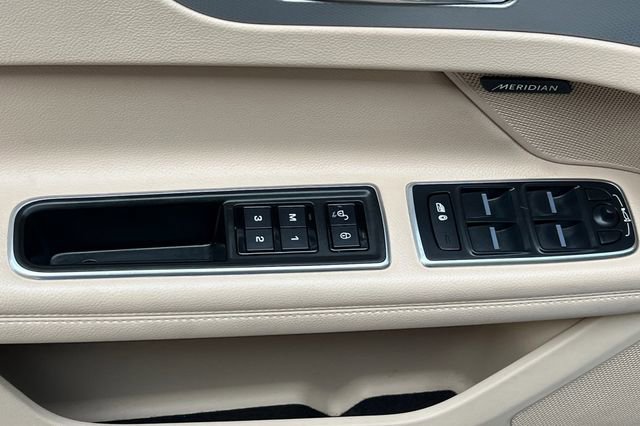 Used 2020 Jaguar XF Prestige image 12