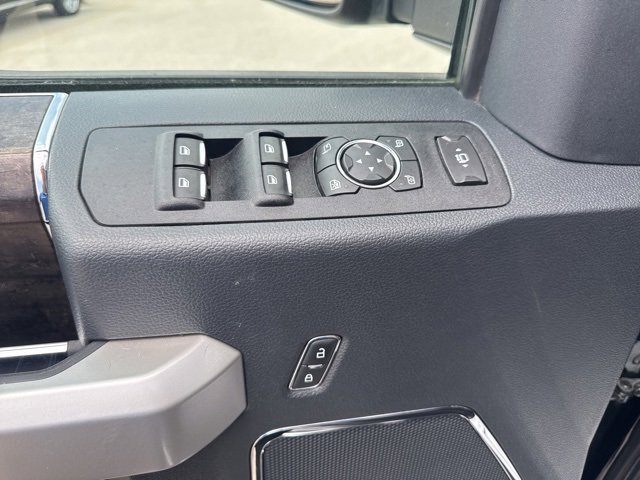 Used 2022 Ford F450 Lariat w/ FX4 Off-Road Package image 25