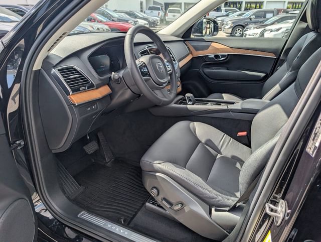 Certified 2025 Volvo XC90 T8 Plus w/ Protection Package Premier AWD/4WD image 11