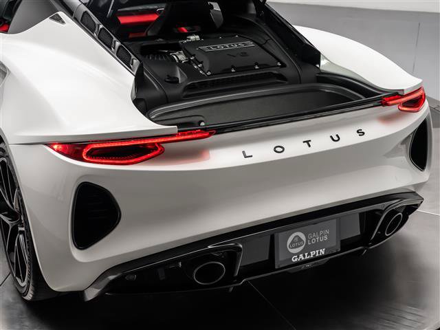 Used 2025 Lotus Emira RWD image 30