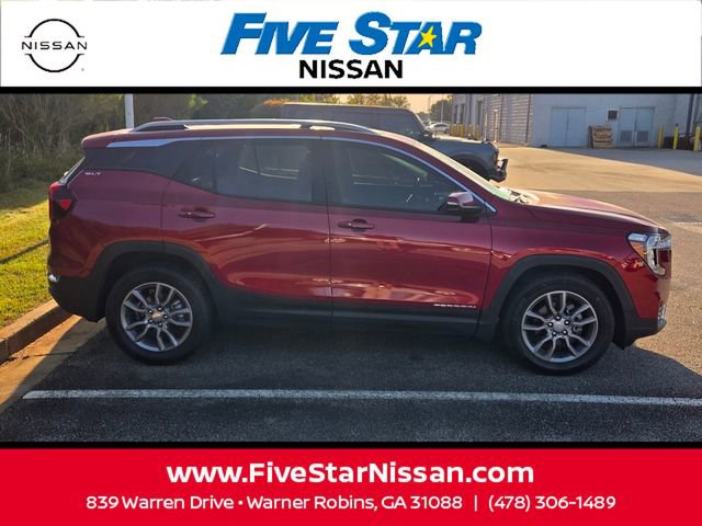 Used 2024 GMC Terrain SLT image 12