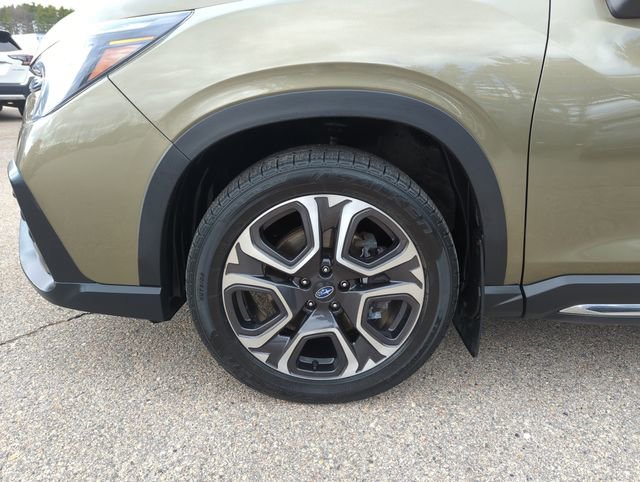 Used 2023 Subaru Ascent Limited AWD/4WD image 32