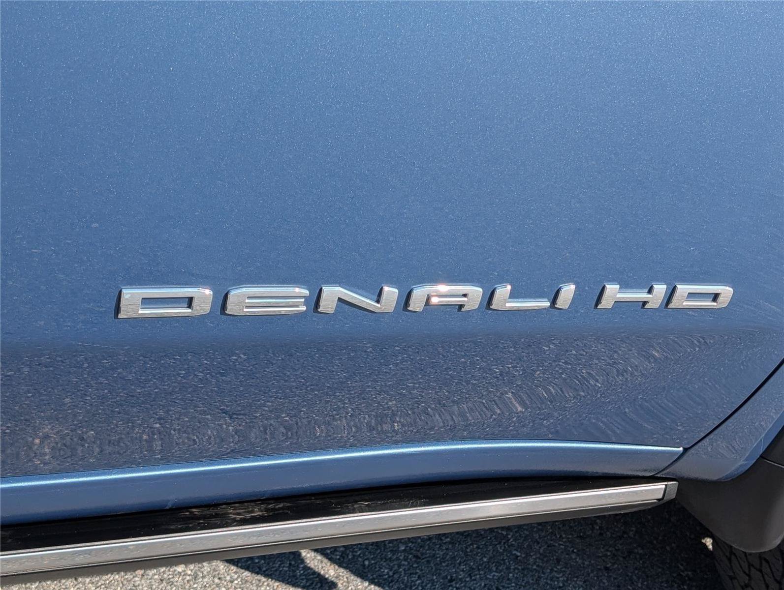 Used 2024 GMC Sierra 2500 Denali w/ Denali Reserve Package AWD/4WD image 10