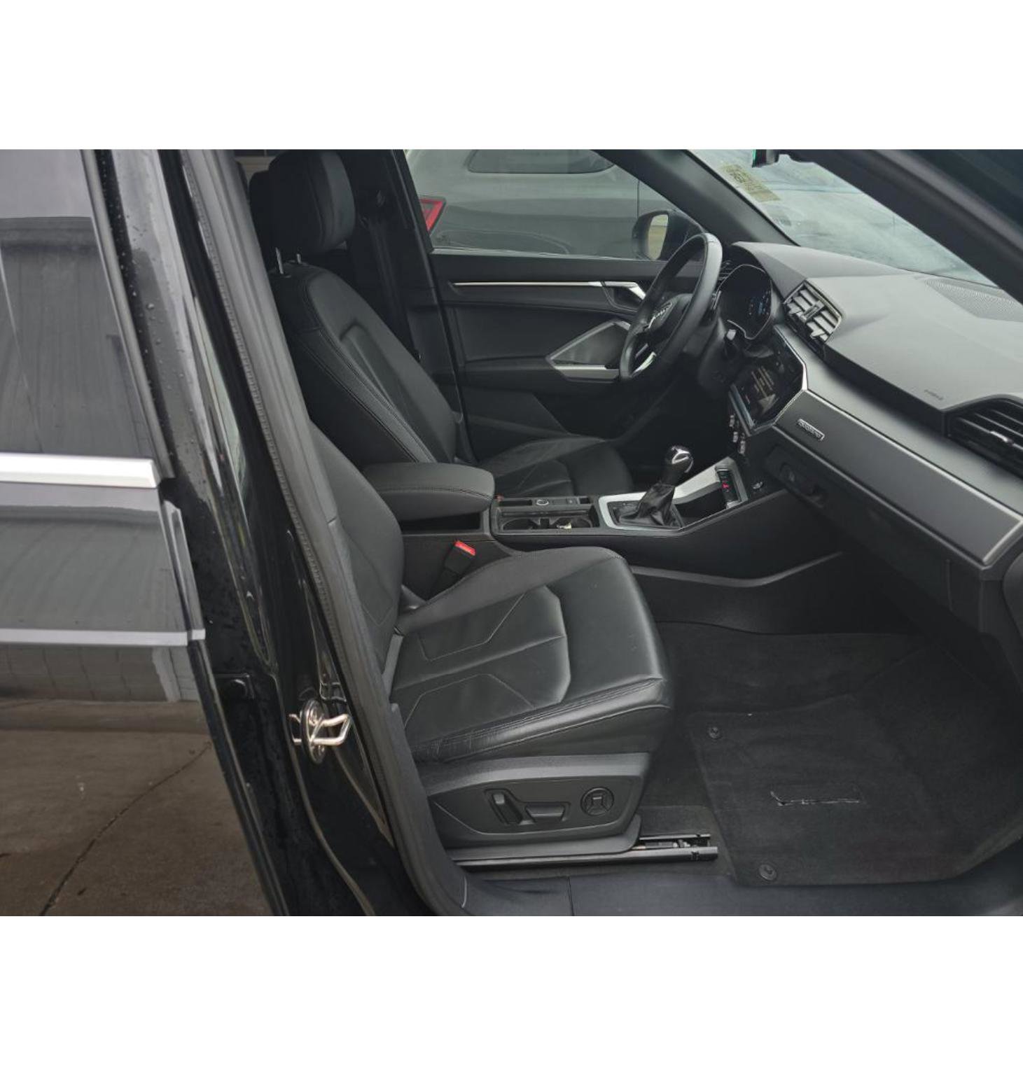 Used 2023 Audi Q3 2.0T Premium AWD/4WD image 11