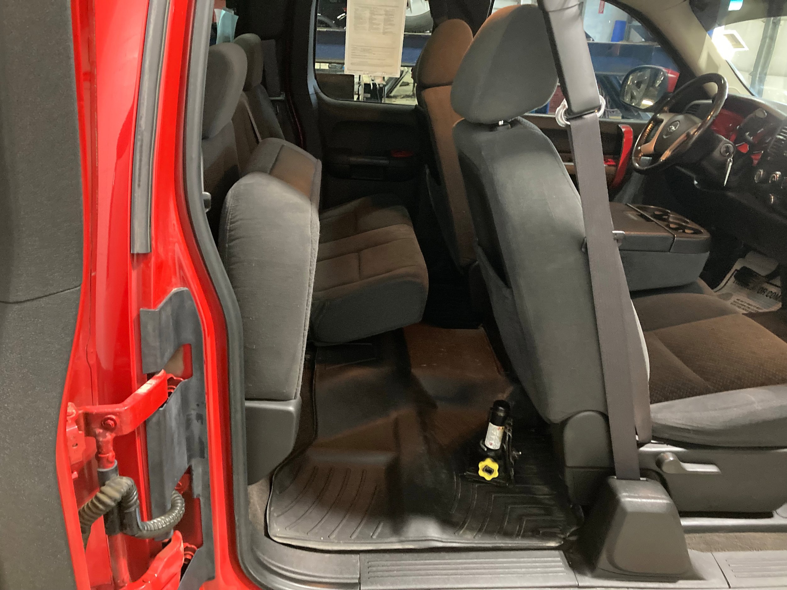 Used 2008 Chevrolet Silverado 1500 LT w/ Power Pack Plus AWD/4WD image 9