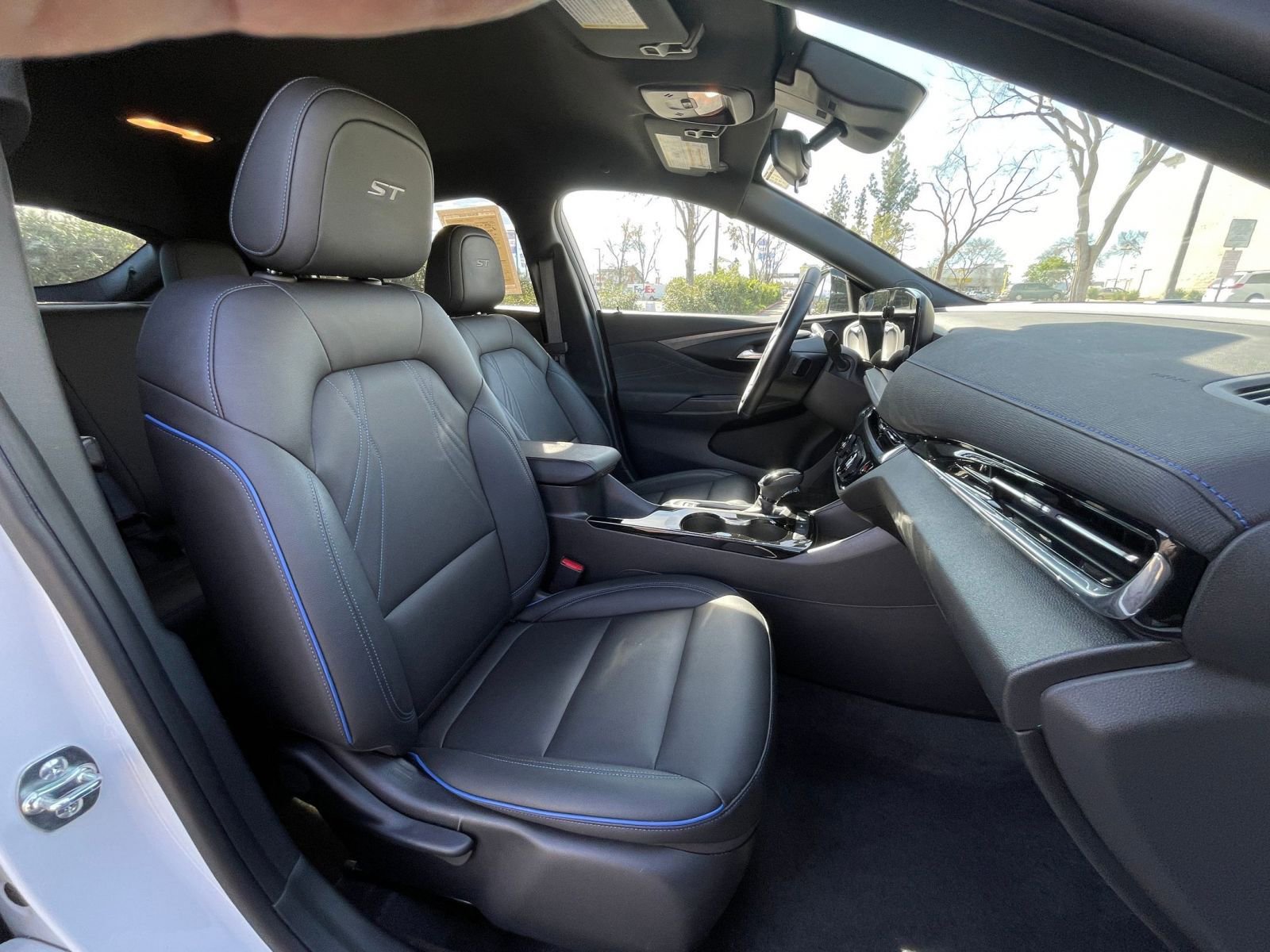 Used 2025 Buick Envista Sport Touring image 35