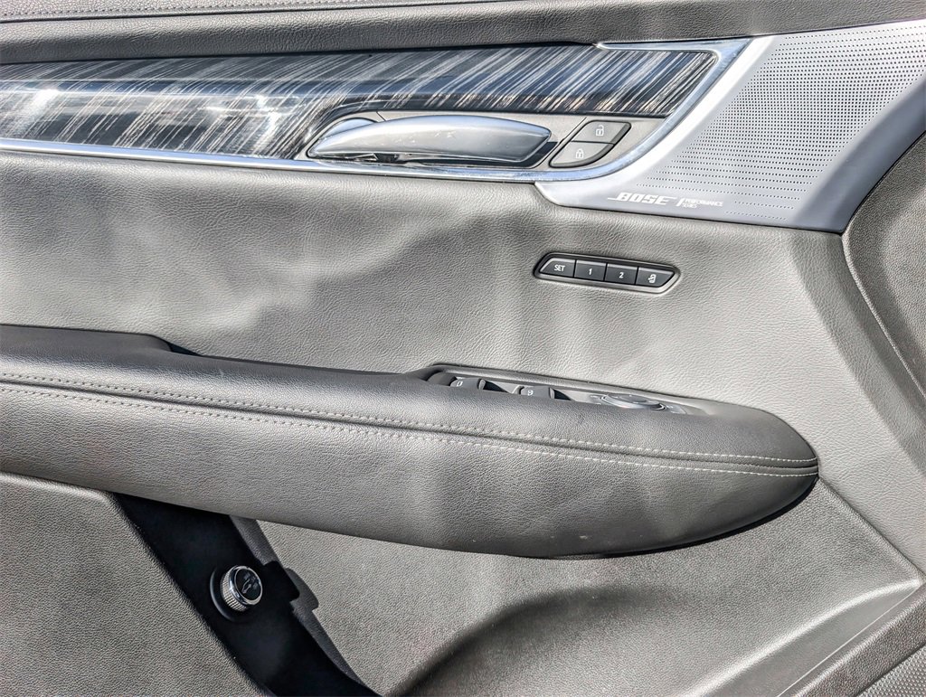 Used 2023 Cadillac XT6 Premium Luxury image 13