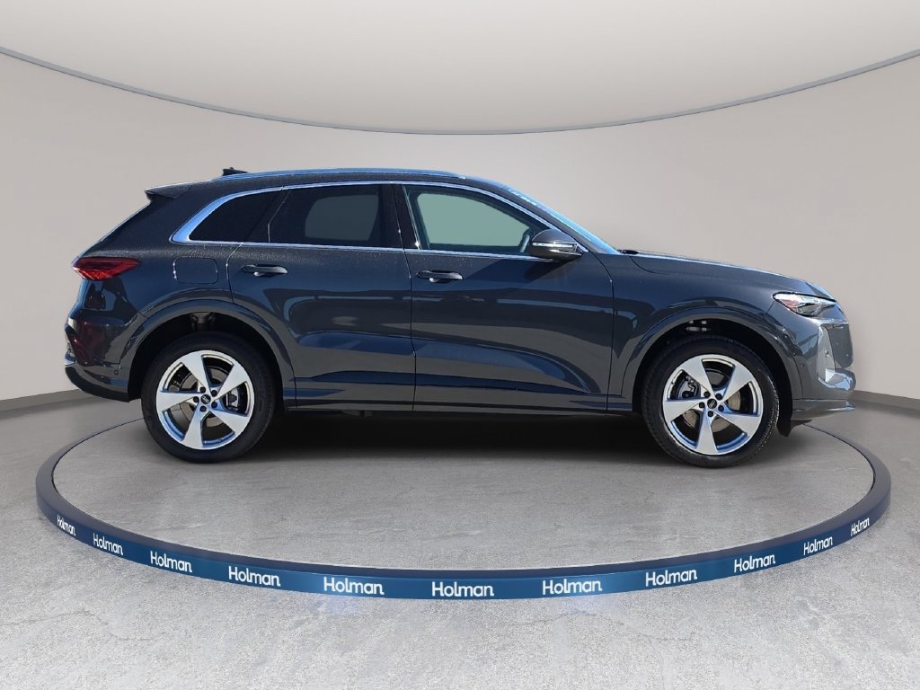 Certified 2025 Audi Q5 Premium Plus w/ Premium Plus AWD/4WD image 5