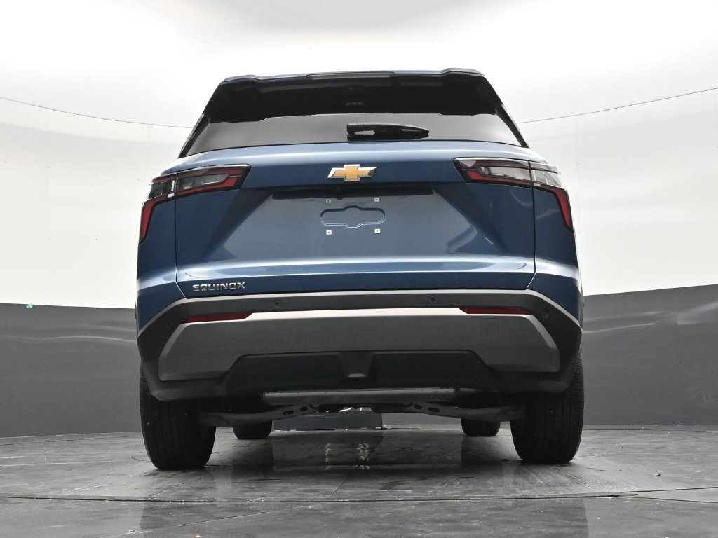 Used 2026 Chevrolet Equinox LT w/ Safety and Technology Package FWD image 22