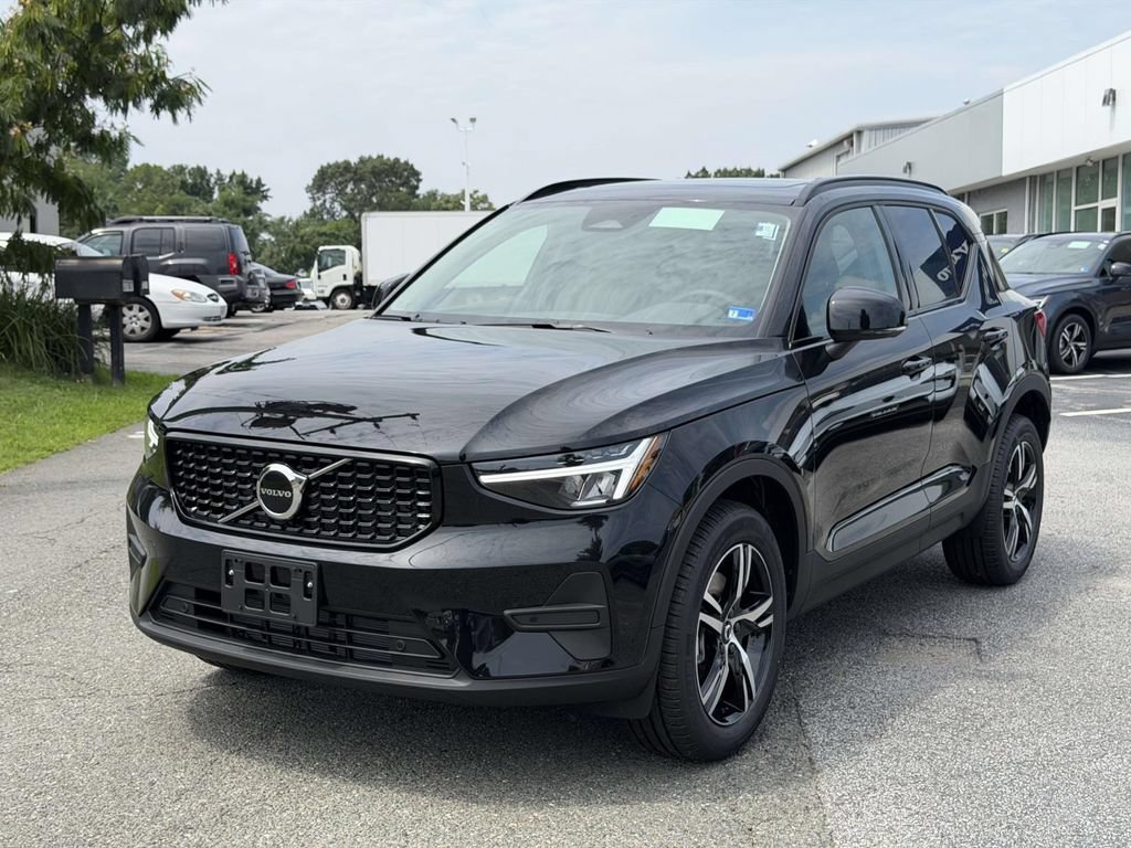 New 2026 Volvo XC40 B4 Core w/ Protection Package FWD image 22