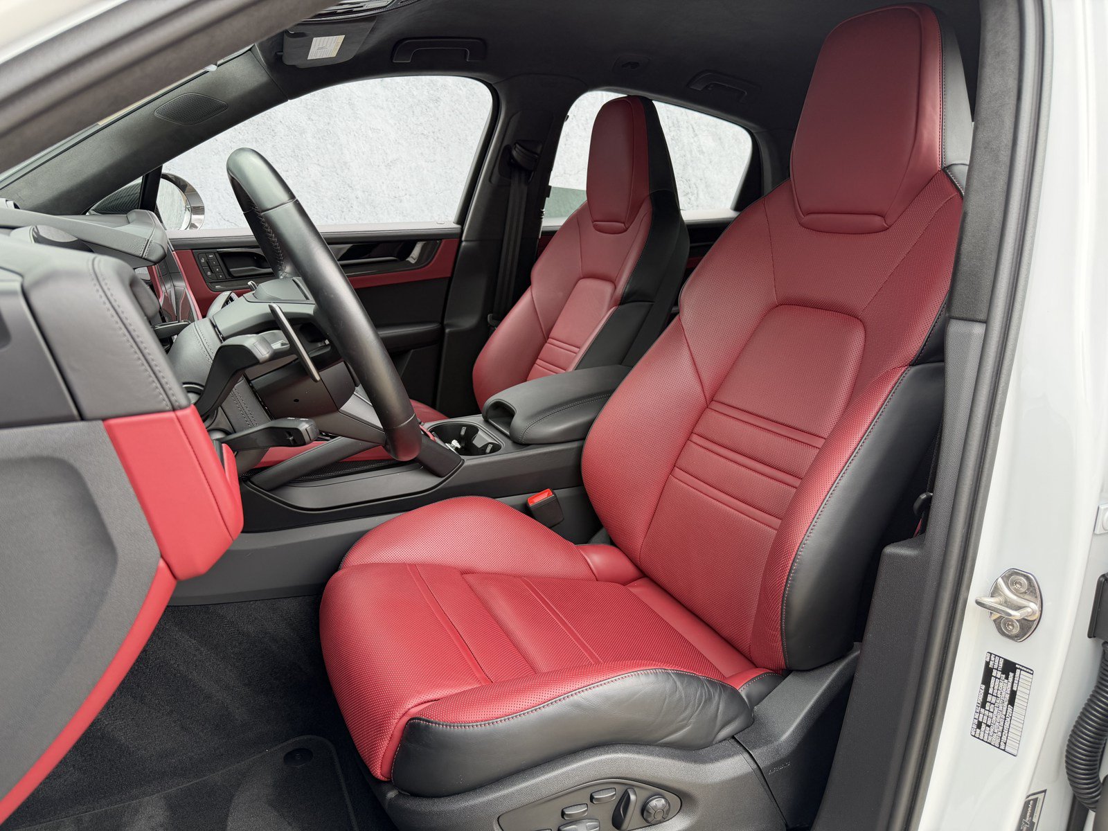 Used 2024 Porsche Cayenne Turbo GT AWD/4WD image 16