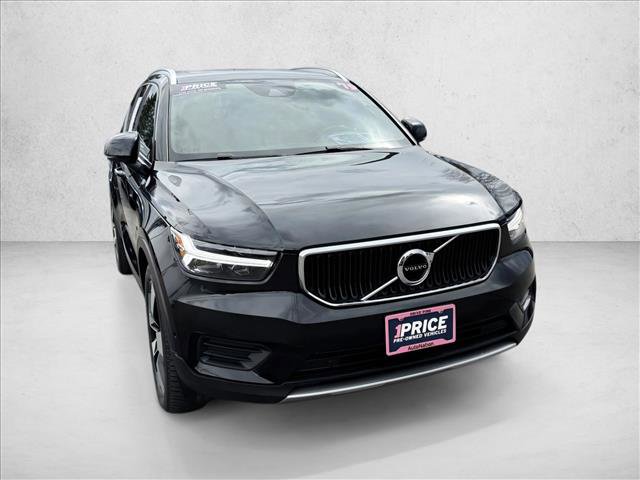 Used 2019 Volvo XC40 T5 Momentum image 3