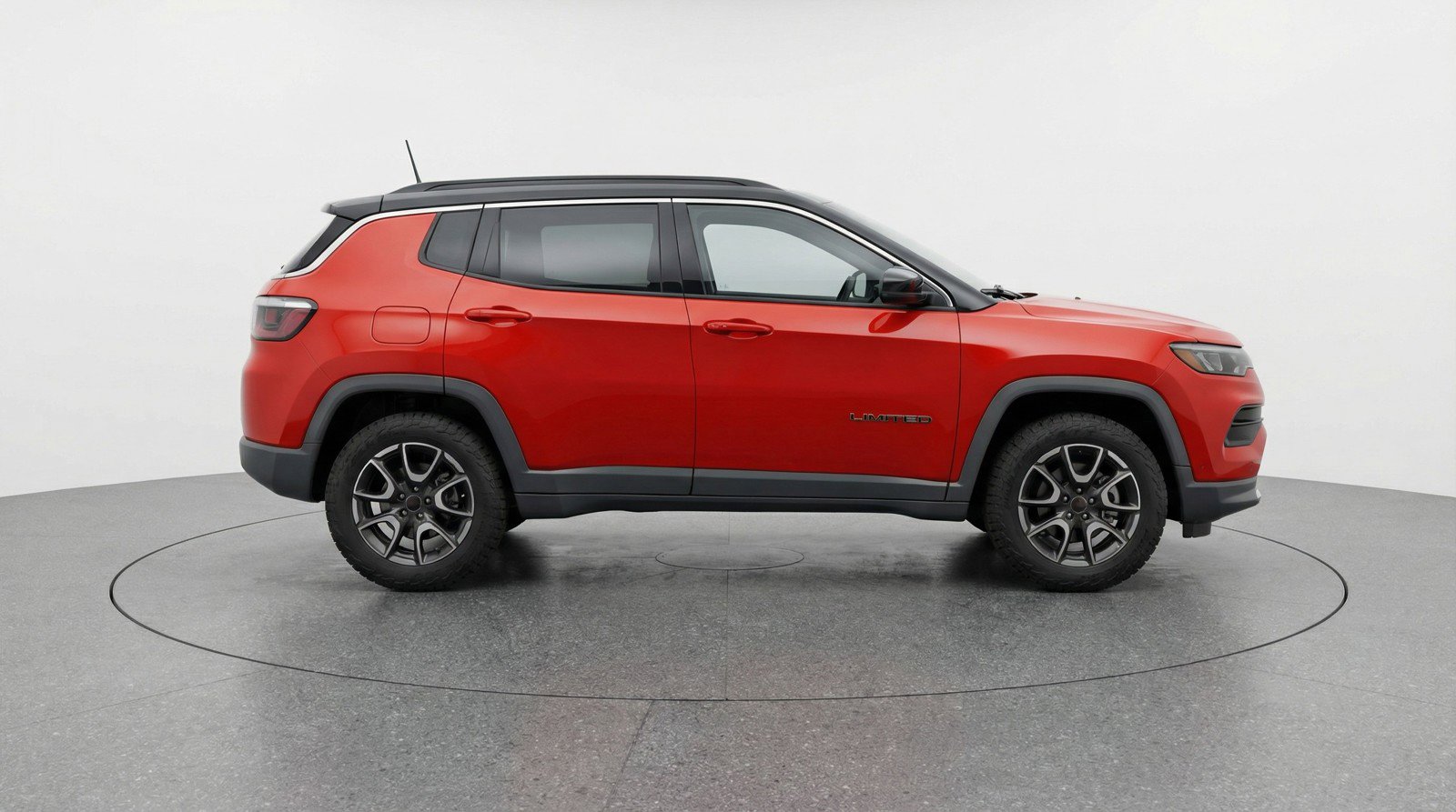 Used 2025 Jeep Compass Trailhawk image 11