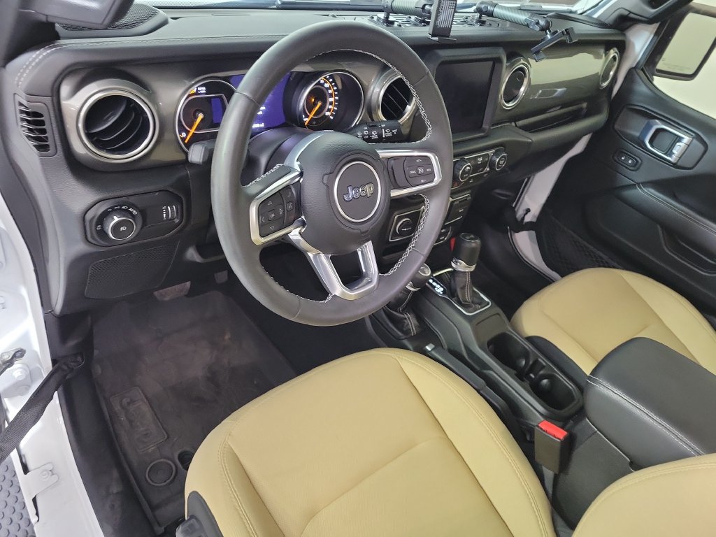 Used 2023 Jeep Wrangler Unlimited Sahara AWD/4WD image 11