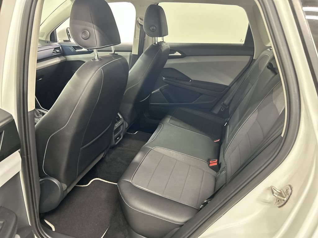 Used 2022 Volkswagen Taos SE AWD/4WD image 19