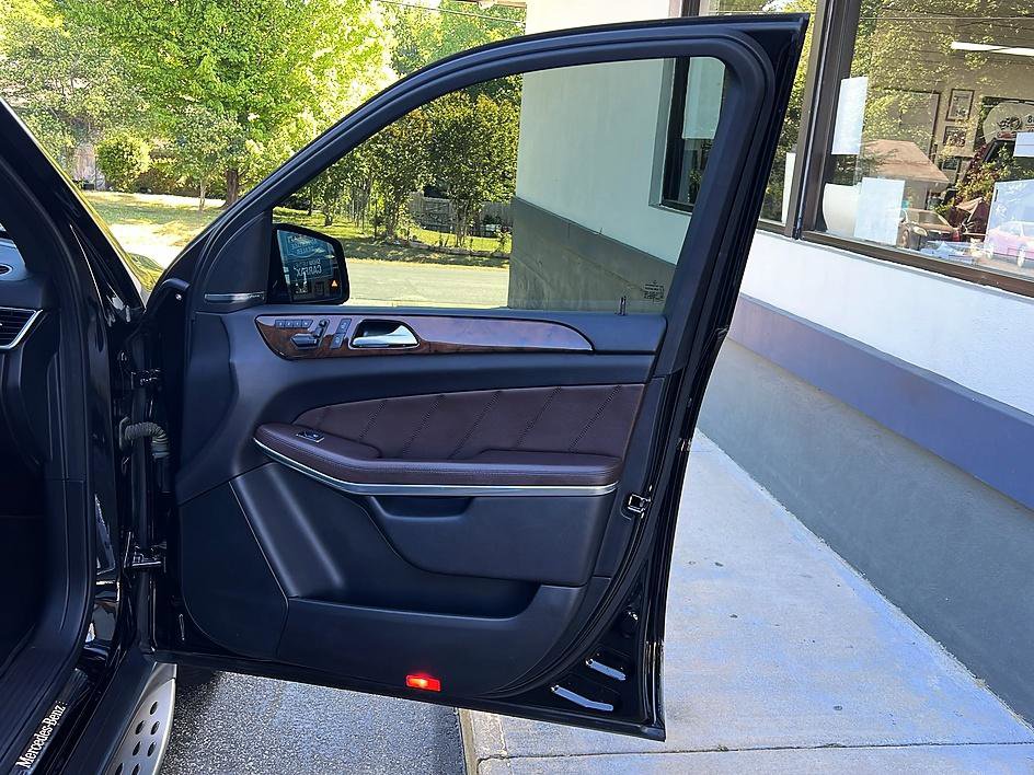 Used 2014 Mercedes-Benz GL 450 4MATIC w/ Appearance Package image 33