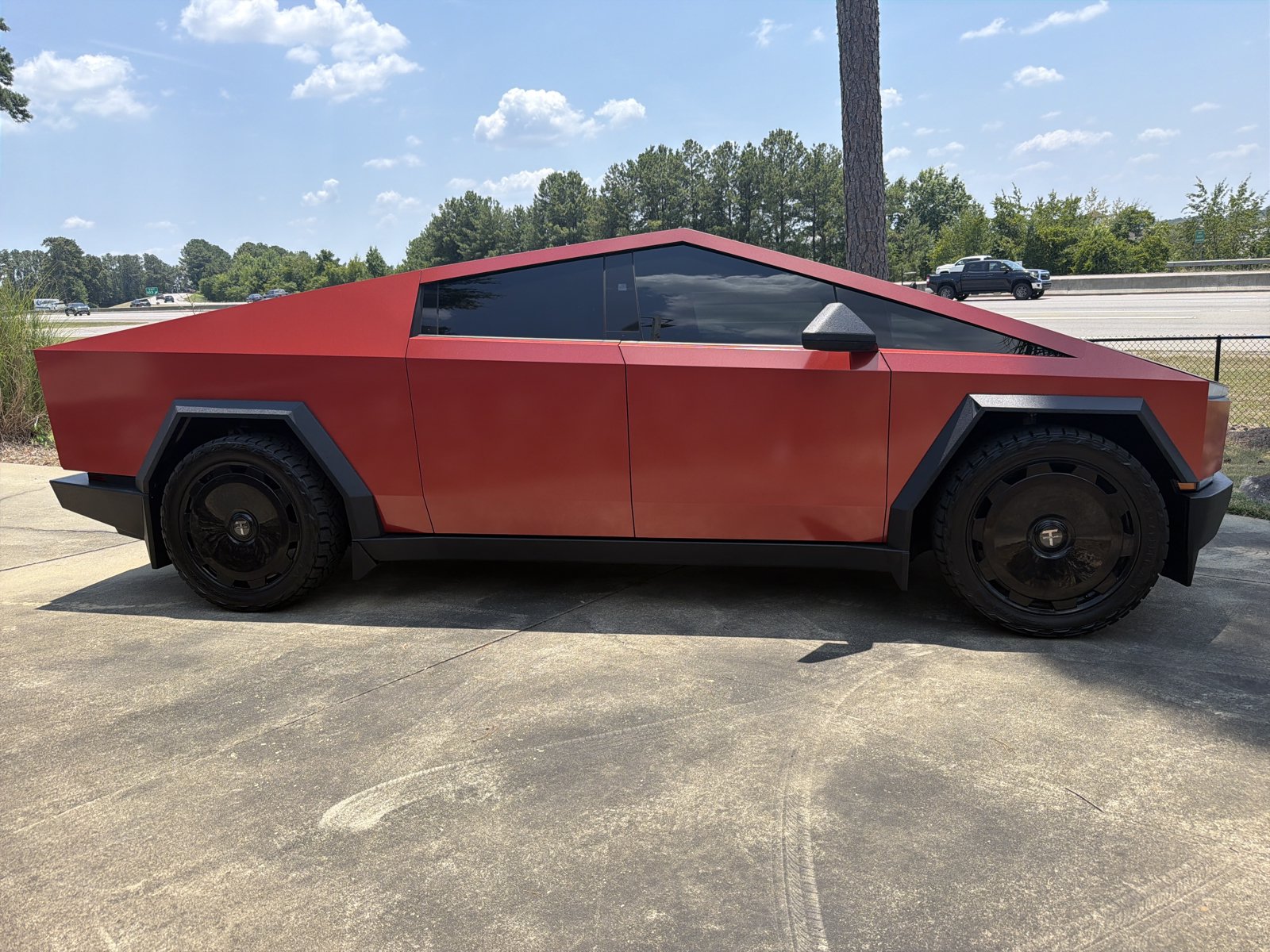 Used 2025 Tesla Cybertruck AWD Crew Cab image 12