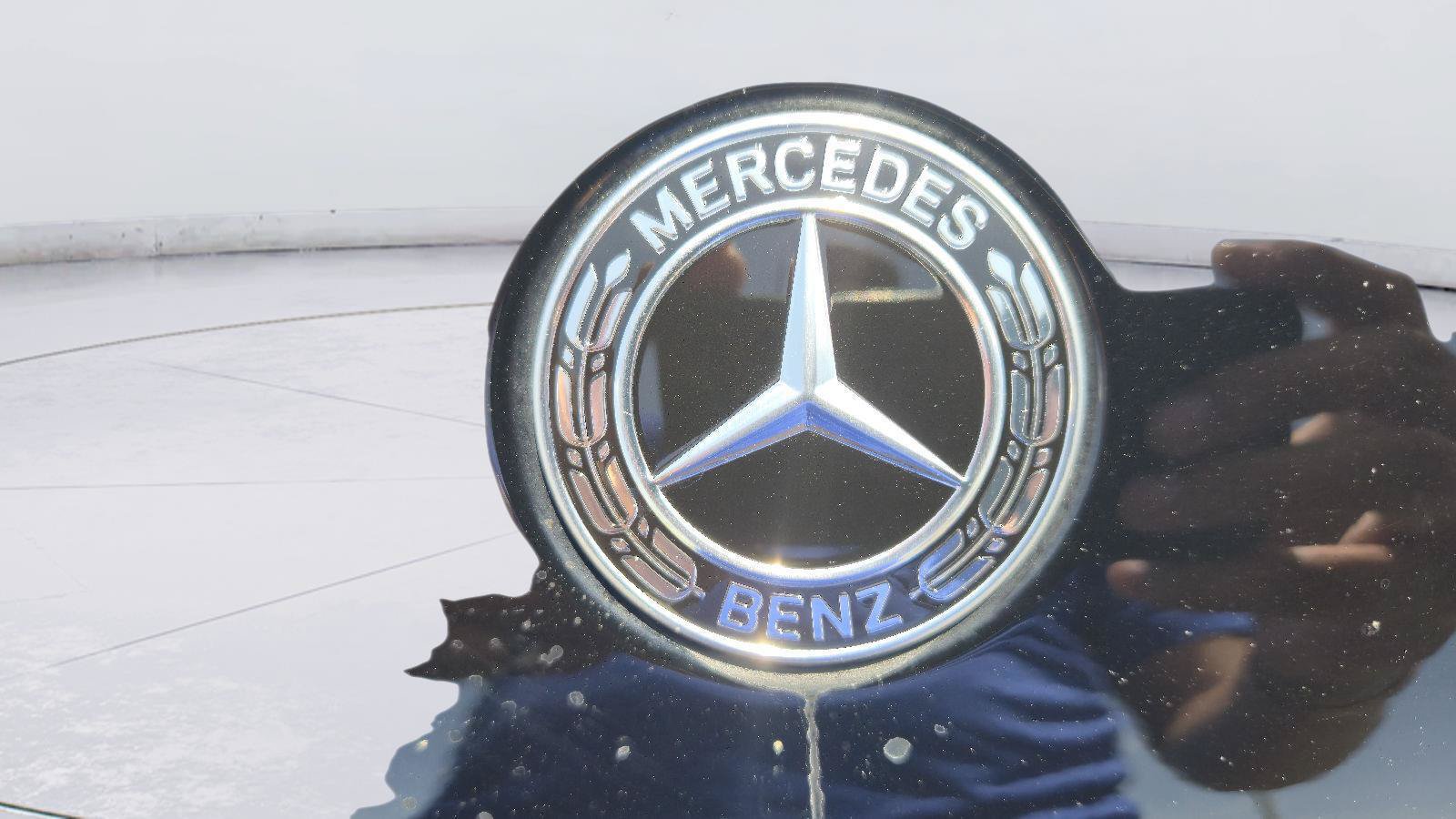 Used 2025 Mercedes-Benz GLC 300 4MATIC image 9