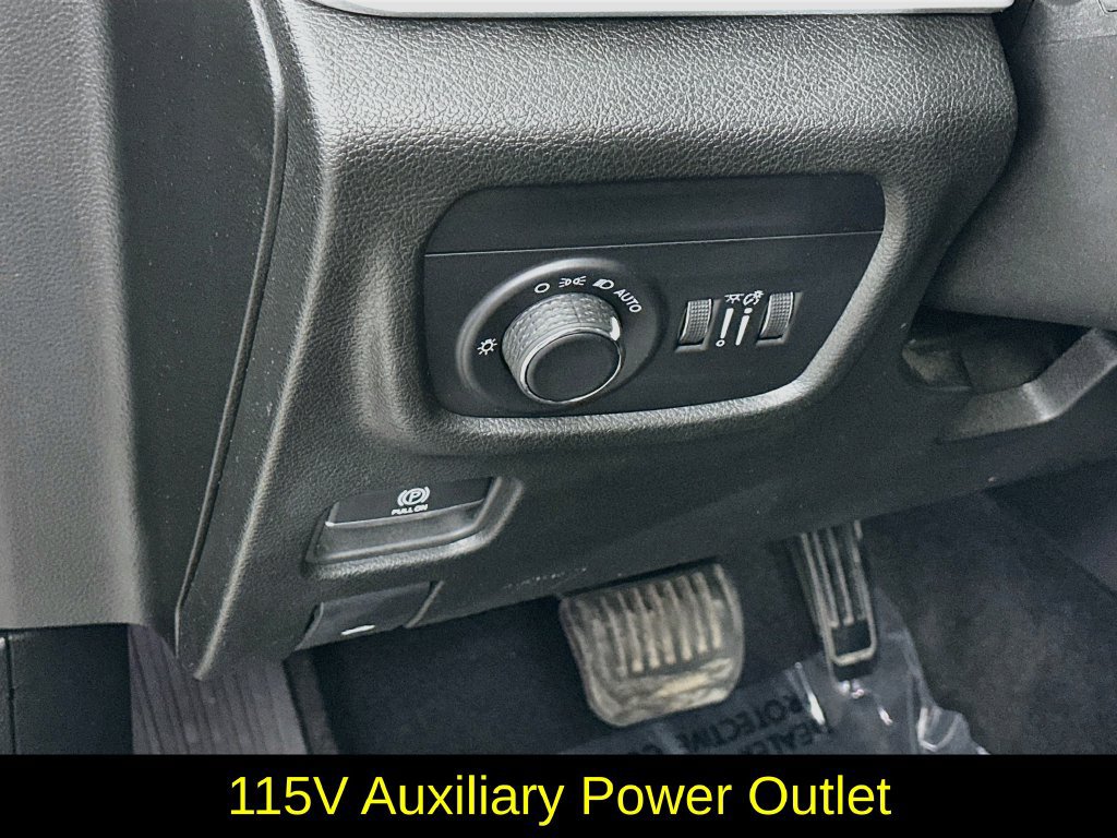 Used 2023 Jeep Grand Cherokee Altitude AWD/4WD image 15