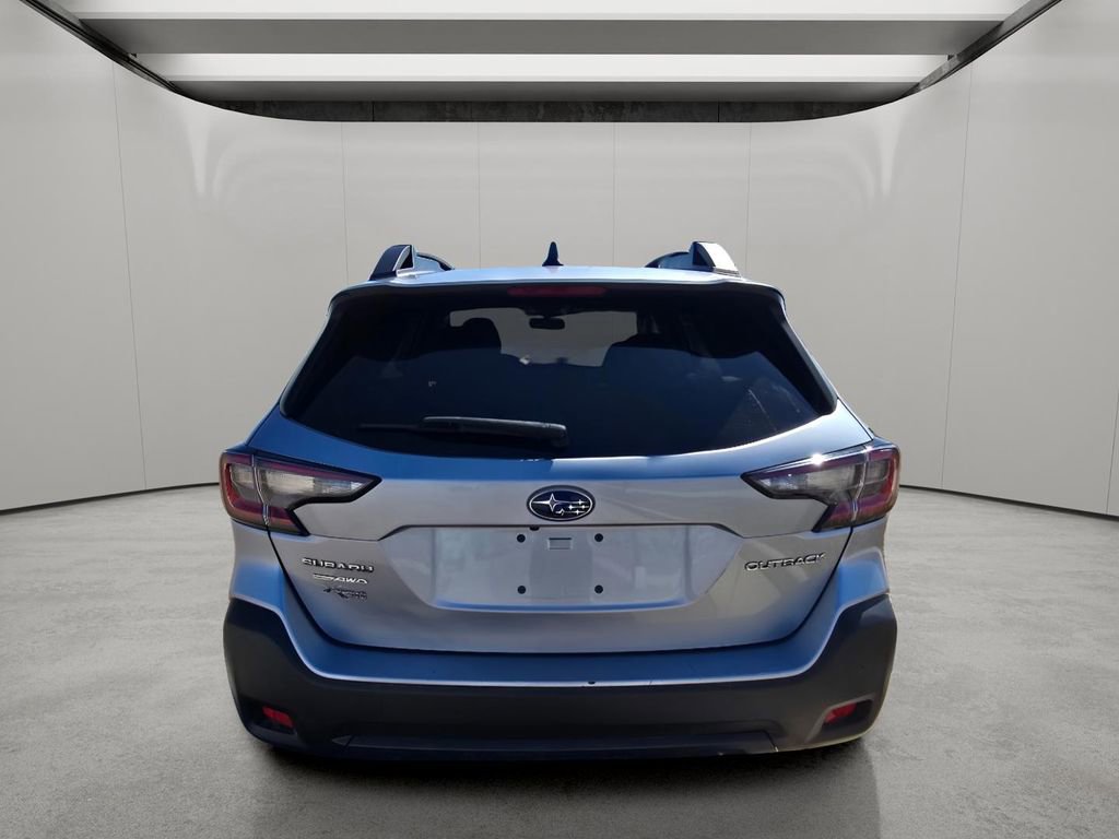 Used 2023 Subaru Outback Premium image 4